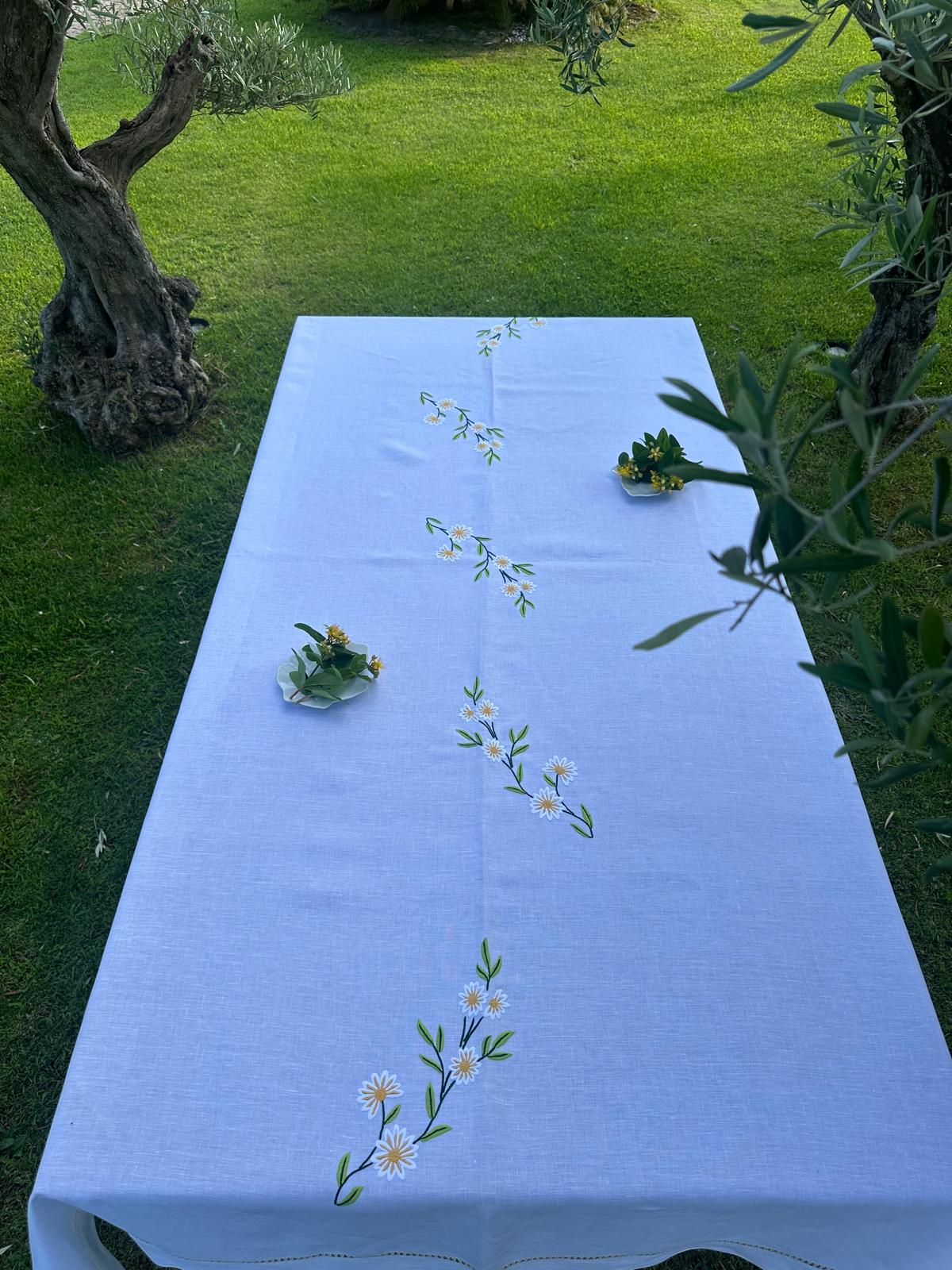 Toalha de Mesa Bordada